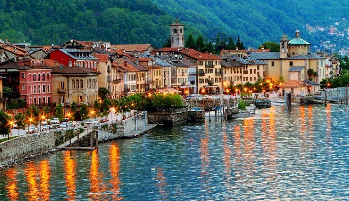 Italienisches Städtchen Cannobio