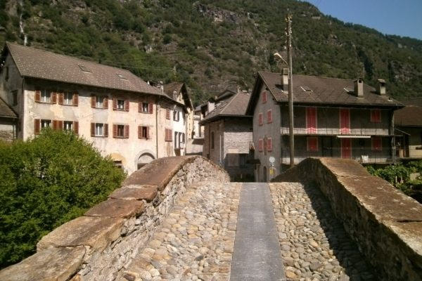 Giornico im Leventina Tal